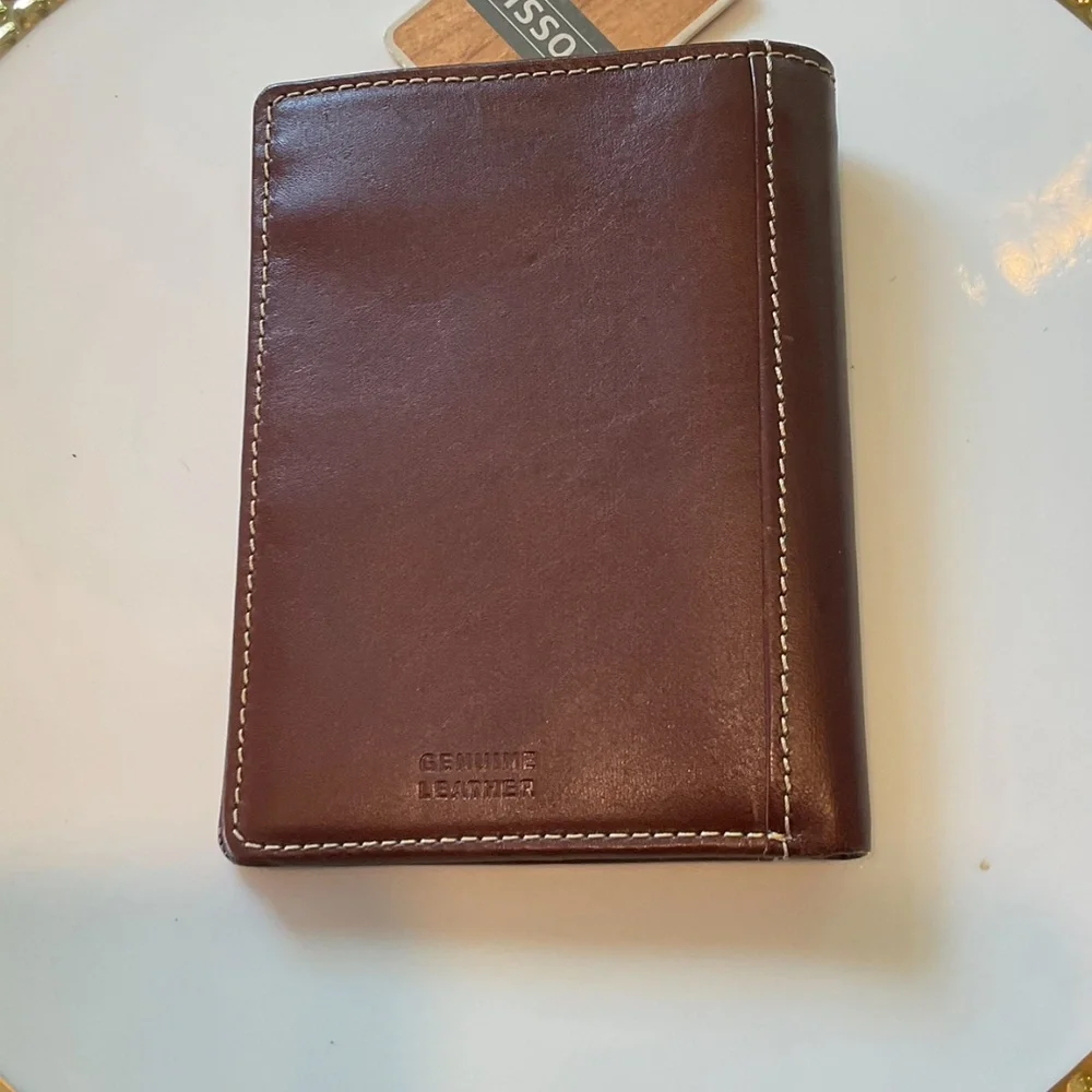 Fossil Men’s Passport Leather Wallet NWT